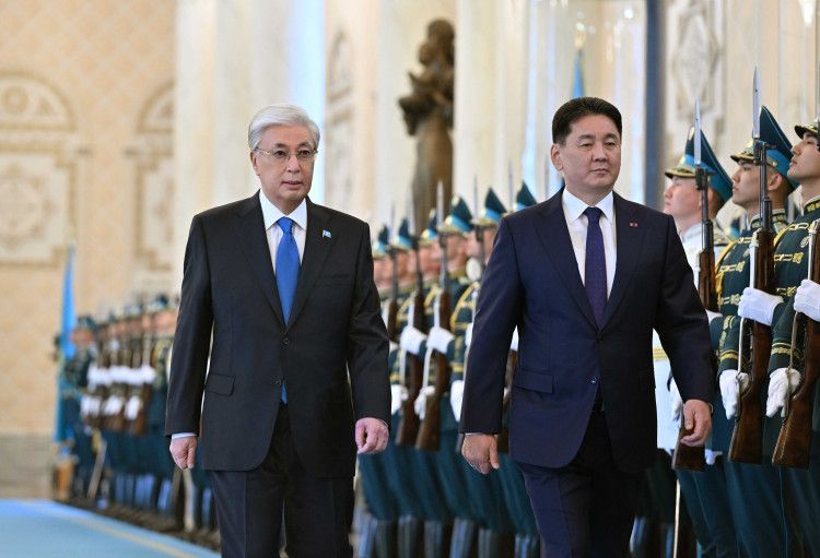 Президенты Казахстана и Монголии провели переговоры в узком составе