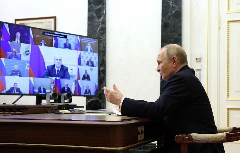 Глава МЧС России и министр природных ресурсов доложили Президенту о борьбе с пожарами в Бурятии и Забайкалье