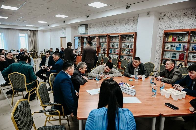 Дороги и транспорт: в Бурятии обсудили будущее развития отрасли
