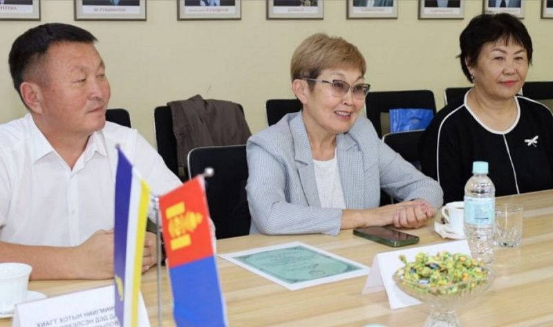 Аймак Сэлэнгэ и Кяхтинский район Бурятии продолжат сотрудничество в сфере здравоохранения