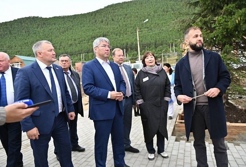 Глава Бурятии посетил северные поселки республики