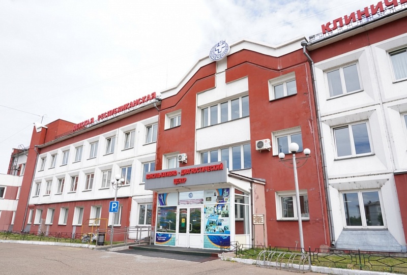 Глава Бурятии поздравил Детскую республиканскую клиническую больницу с 25-летием