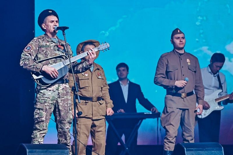 Ветераны СВО из Бурятии дебютировали с авторскими песнями на концерте, посвященному Дню защитников Отечества