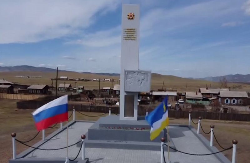 В селе Ноехон торжественно открыли восстановленный памятник участникам Великой Отечественной войны