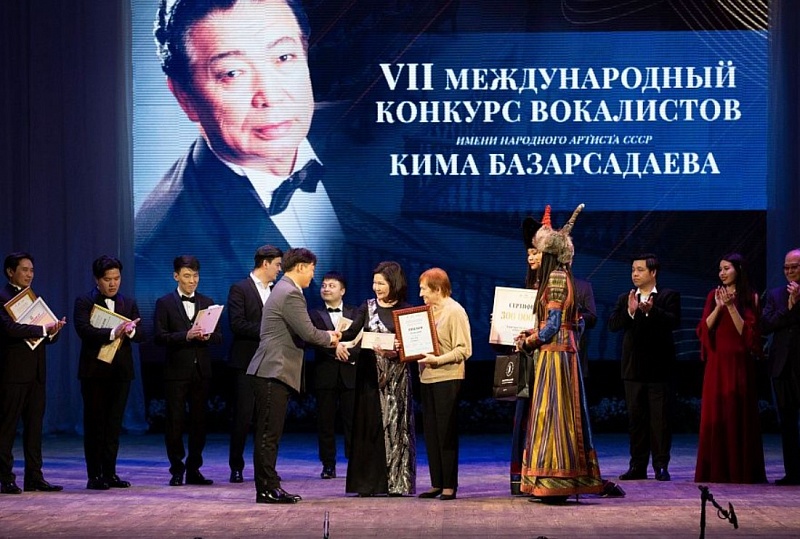 Гран-при VII Международного конкурса вокалистов имени Кима Базарсадаева отправилось в Монголию