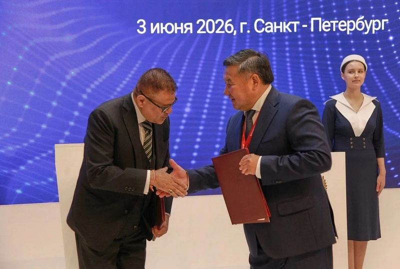 Владислав Ховалыг подписал меморандум о сотрудничестве Тувы с Индийским бизнес-альянсом