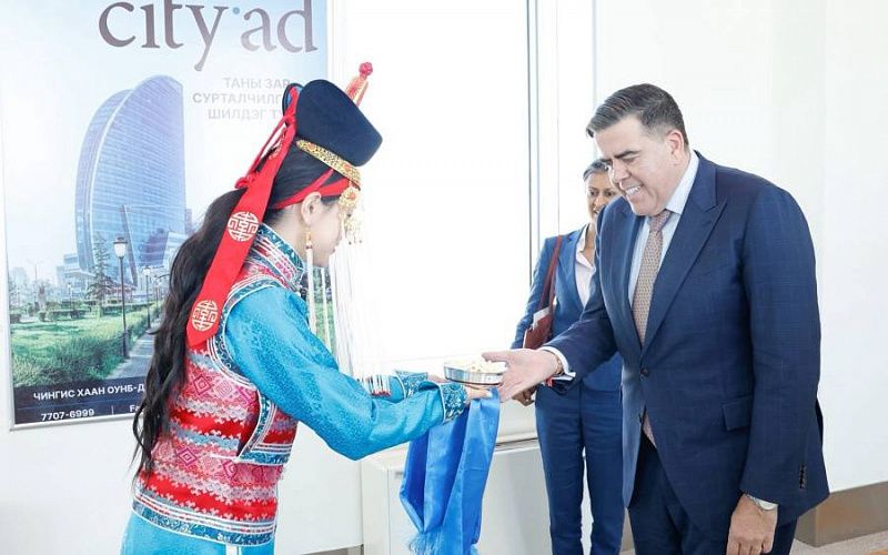 Председатель Палаты представителей парламента Австралии прибыл в Монголию с официальным визитом