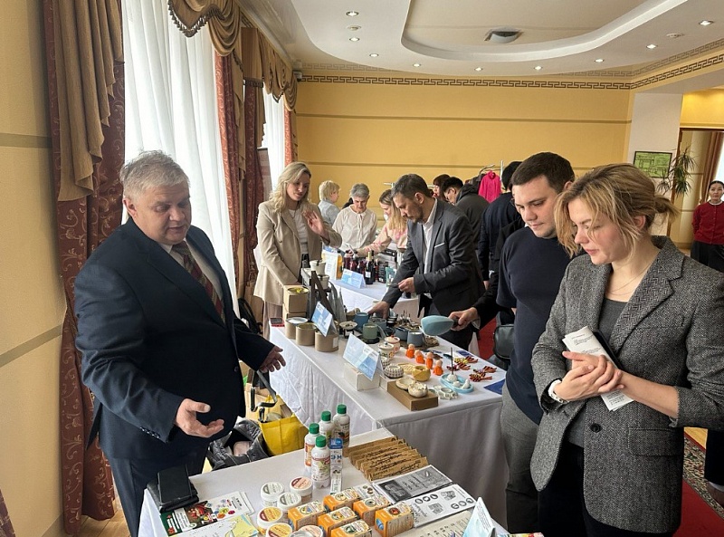 В Бурятии для предпринимателей в рамках программы «Платформа роста» прошли выставка и встреча с кураторами маркетплейса
