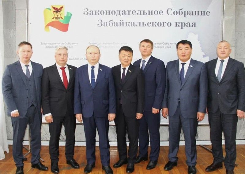 Законодатели ДФО выступили за смягчение условий «Семейной ипотеки» и за распространение выплаты 1 млн рублей за третьего ребёнка на все регионы ДФО