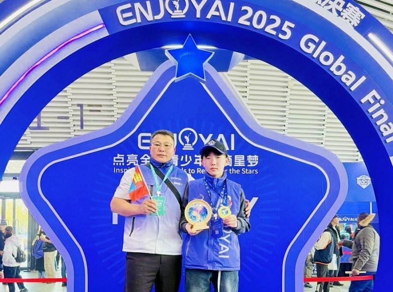 Монгольский студент выиграл чемпионат мира по программированию дронов на Enjoy AI 2025