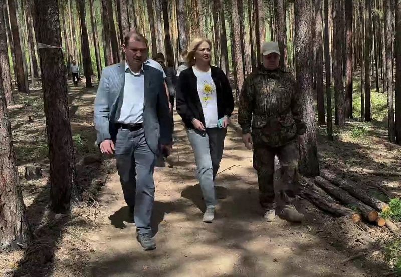 Мэр Улан-Удэ проверил ход строительства "Тропы здоровья" на Верхней Березовке. ВИДЕО