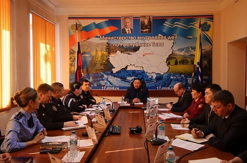 В Туве для противодействия незаконному обороту алкоголя создадут межведомственную рабочую группу
