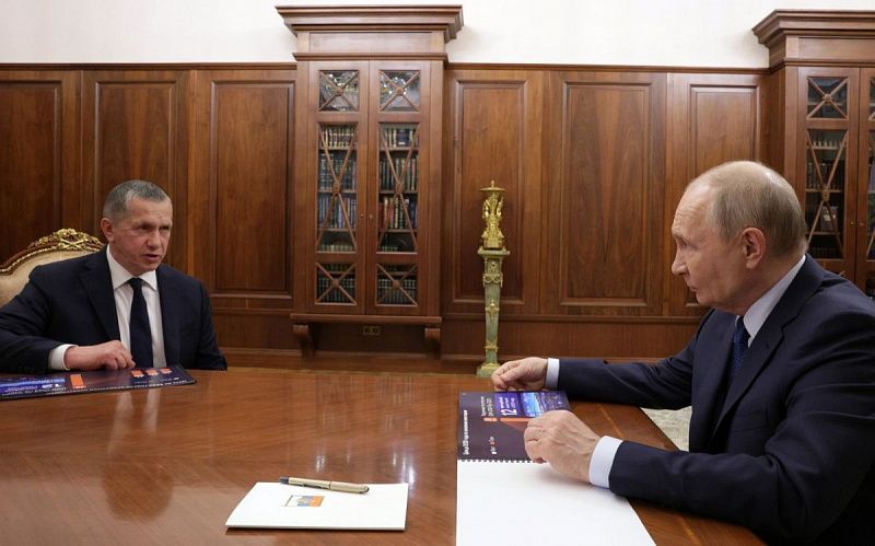 Юрий Трутнев доложил Президенту о социально-экономическом развитии Дальнего Востока
