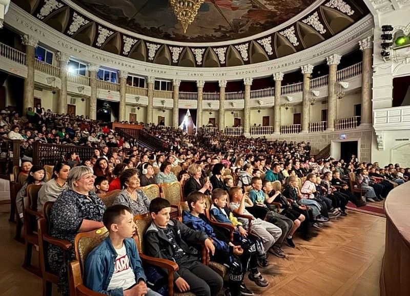 Традиция добра: 600 социально незащищенных детей со всей Бурятии собрали на праздник в День защиты детей