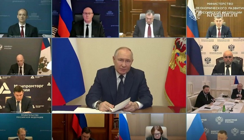 Путин поручил к февралю проиндексировать пенсии на 9,5% "задним числом"
