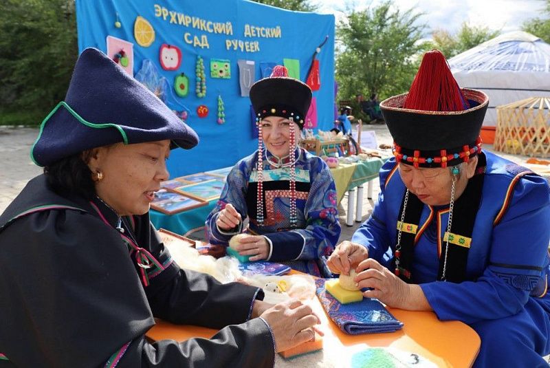 В Бурятии стартовал Всероссийский конкурс «Лучший учитель родного языка и литературы»