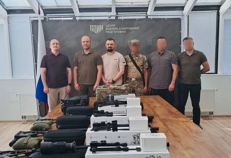 Федерация боевого снайпинга России и Центр «ВОИН» передали бойцам СВО современные винтовки