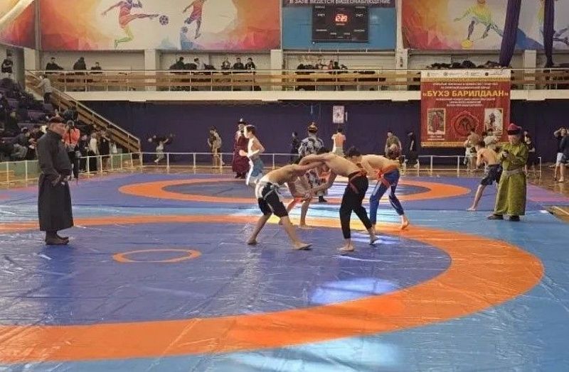 Бухэ барилдаан собрал в Улан-Удэ более 400 борцов