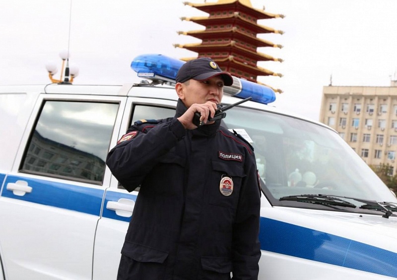 В Калмыкии сотрудникам патрульно-постовой службы ввели ежемесячные выплаты по 10 тыс. рублей