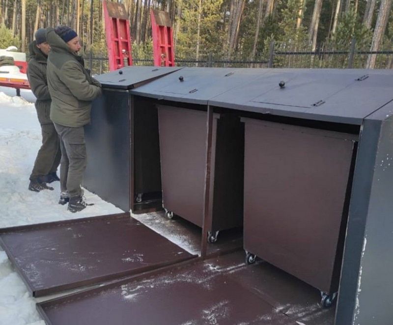 На Байкале установили «стальных стражей» против медведей-мусорщиков
