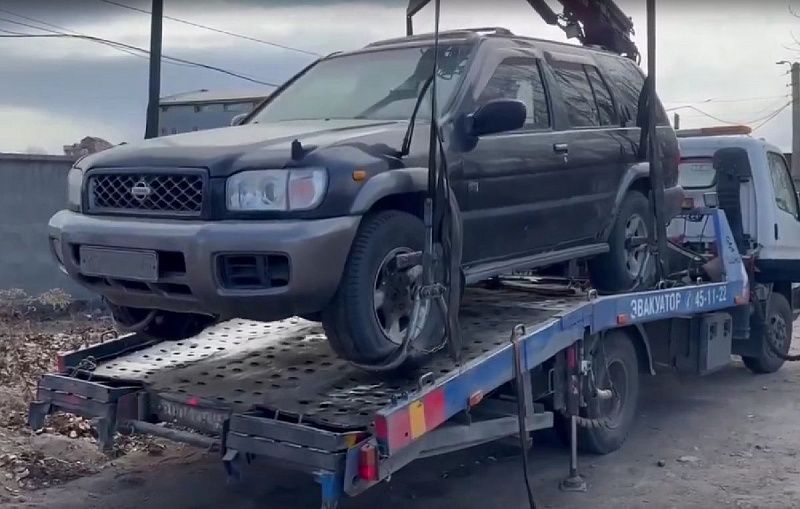 С улиц Улан-Удэ убирают брошенные автомобили. ВИДЕО