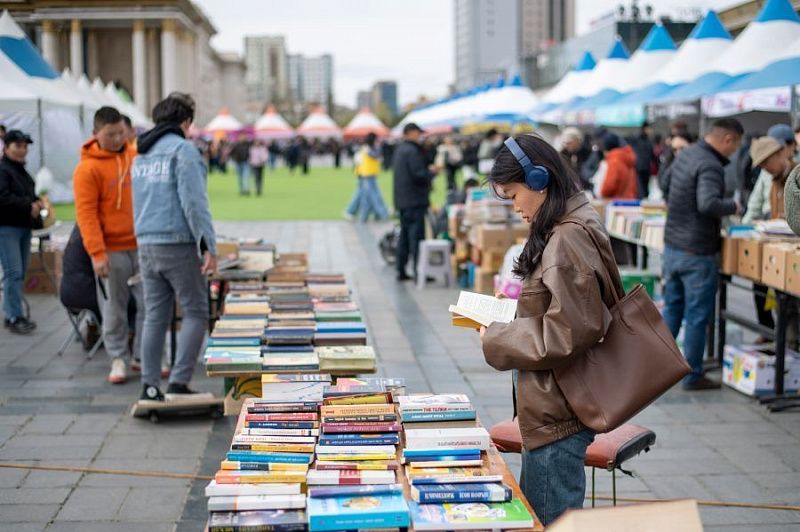 Монгольские писатели принимают участие в Пекинской международной книжной ярмарке