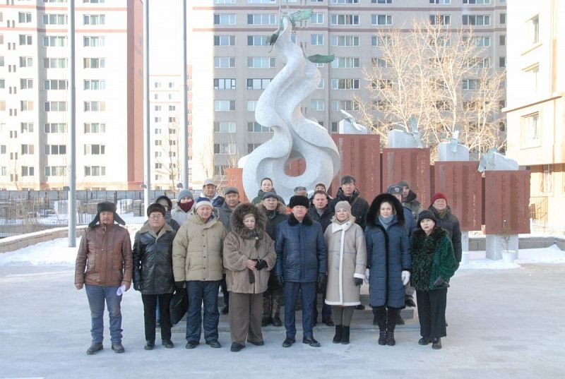 В Монголии стартовал автопробег по легендарному маршруту "Верблюжьего каравана 1942 года"