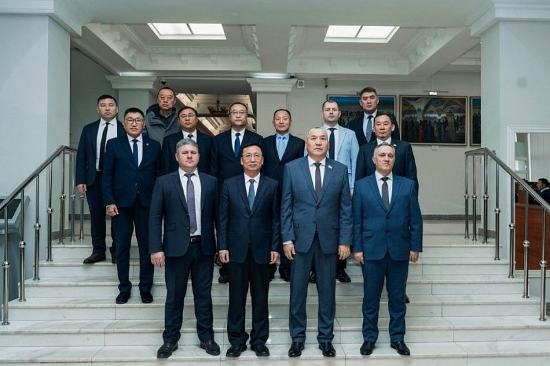 Открытие авиарейса Эрлянь - Улан-Удэ обсудили в мэрии столицы Бурятии